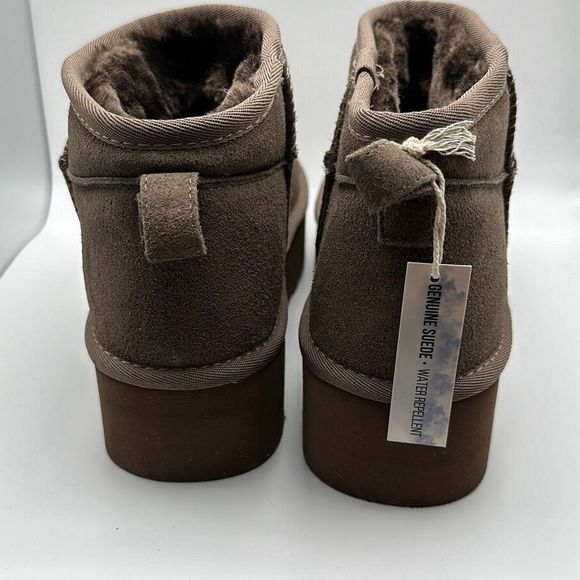 CUSHIONAIRE Women's Genuine Suede pull on platform boot +Memory Foam 9 TAUPE - Picture 4 of 7